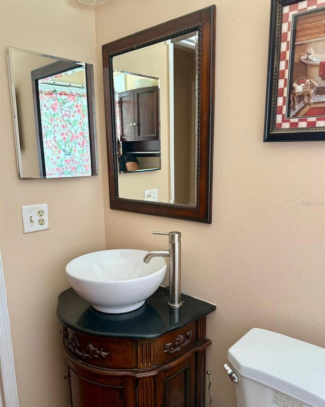 2779 Theresa Dr, Kissimmee, FL 34744 - half bath with vanity and toilet
