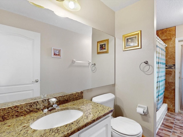 3811 Gator Bay Ln, Saint Cloud, FL 34772 - full bath with toilet, vanity, and shower / bath combo
