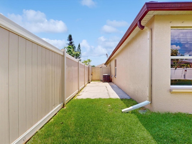 3811 Gator Bay Ln, Saint Cloud, FL 34772 - view of yard featuring a patio area