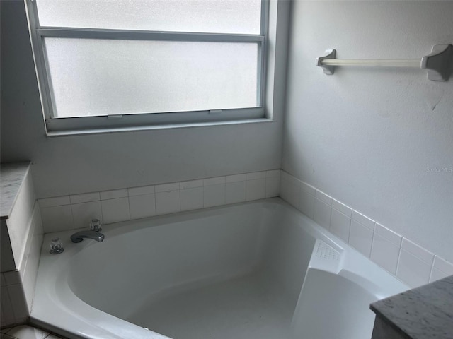 123 S Roma Way, Kissimmee, FL 34746 - full bathroom with a bath