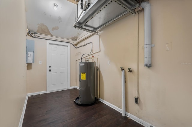 710 Carlton Ave, Lake Wales, FL 33853 - utilities with electric water heater