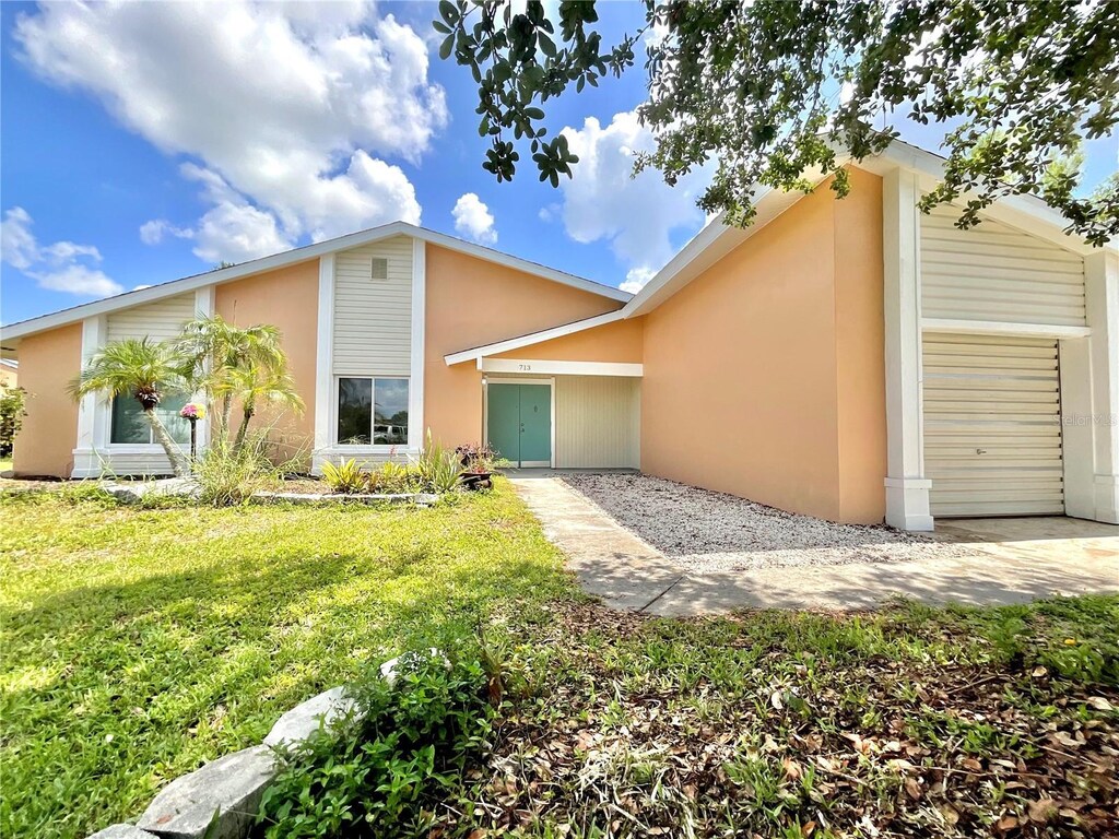 713 Wood Ln, Kissimmee, FL 34759 - photo 1