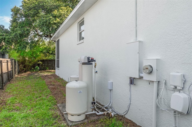 6479 Apple St, Saint Cloud, FL 34771 - view of side of home with stucco siding