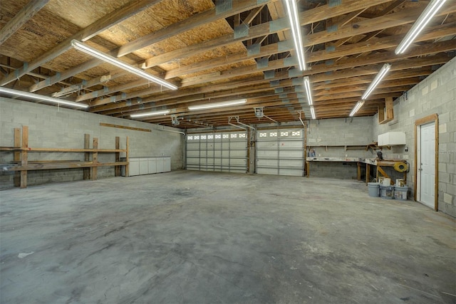 6479 Apple St, Saint Cloud, FL 34771 - garage featuring concrete block wall