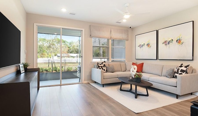 746 Lake Dell Ave, Dundee, FL 33838 - living area with a ceiling fan, light wood-style flooring, and recessed lighting