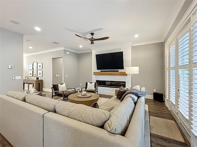 960 Civitas Way, Winter Garden, FL 34787 - living area with ceiling fan, dark wood-style flooring, recessed lighting, baseboards, and ornamental molding