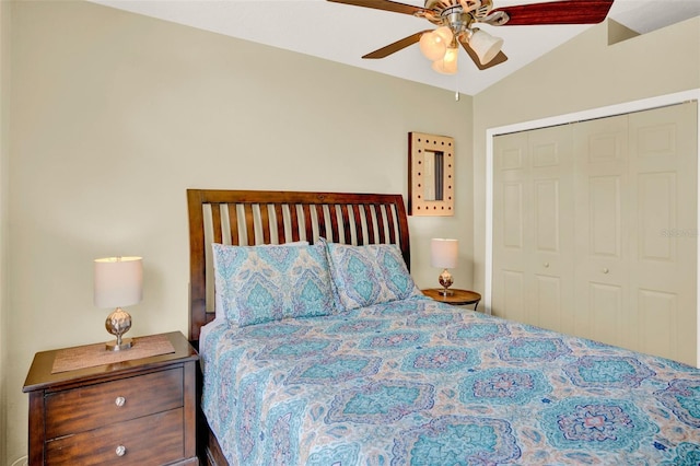 737 Oxford Dr, Davenport, FL 33897 - bedroom featuring a closet, a ceiling fan, and vaulted ceiling