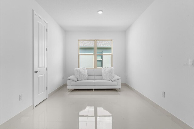 17795 Blazing Star Cir, Clermont, FL 34714 - living area with baseboards