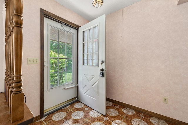 4307 Oak Ct, Saint Cloud, FL 34769 - entryway with baseboards