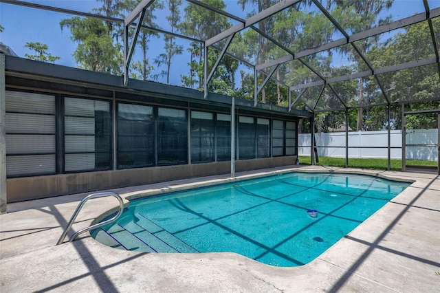 4307 Oak Ct, Saint Cloud, FL 34769 - view of swimming pool featuring a patio area and glass enclosure