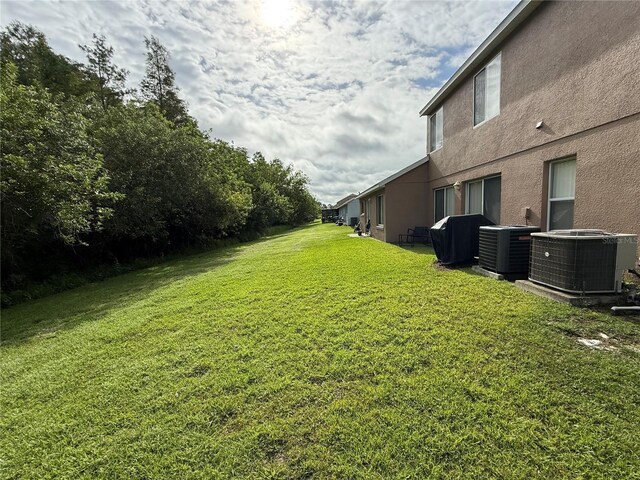 view of grassy yard