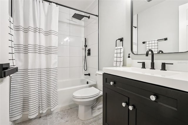 2700 Palm Isle Way, Orlando, FL 32829 - bathroom with vanity, toilet, and shower / bath combo