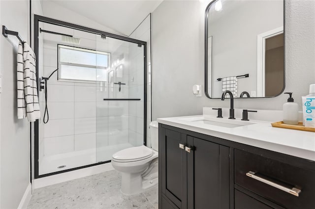 2700 Palm Isle Way, Orlando, FL 32829 - full bath featuring vanity, a shower stall, toilet, and vaulted ceiling