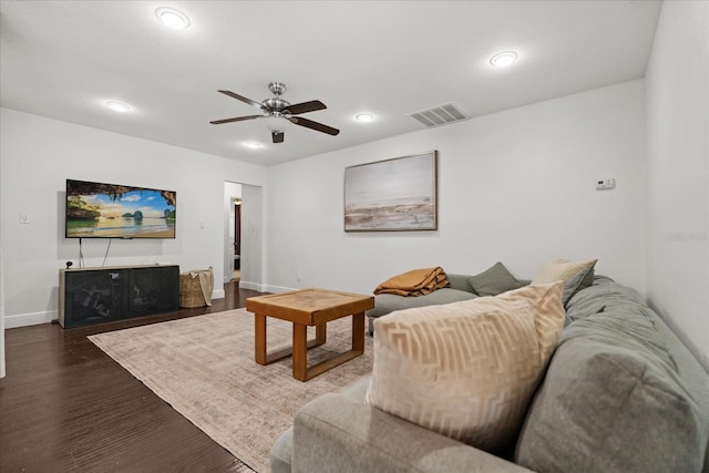 736 Forest Glen Ct, Maitland, FL 32751 - living area with a ceiling fan, dark wood-style floors, and recessed lighting
