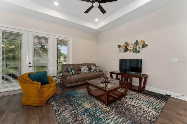 1598 Whitewood Ct, Kissimmee, FL 34747 - living area with a ceiling fan, wood finished floors, baseboards, and recessed lighting