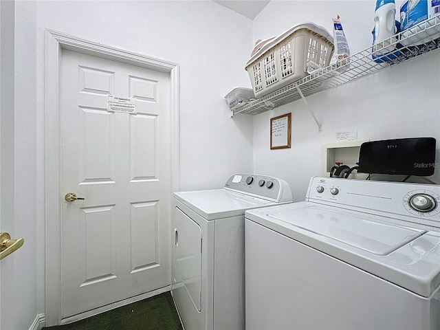 107 Amaca Ln, Davenport, FL 33897 - laundry area with independent washer and dryer