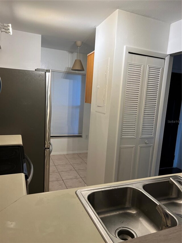 2900 S Semoran Blvd Unit 1, Orlando, FL 32822 - kitchen featuring a sink, electric range, and light marble finish flooring