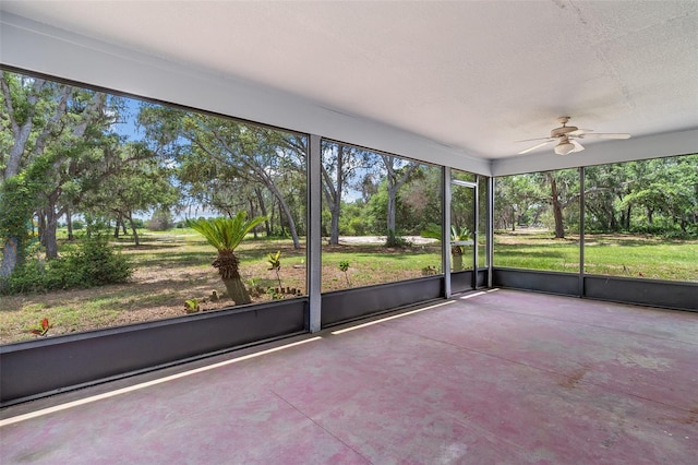 11323 Kijik Trl, Groveland, FL 34736 - unfurnished sunroom with ceiling fan
