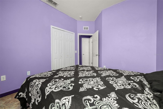 326 Highland Meadows Ave, Davenport, FL 33837 - bedroom featuring a closet