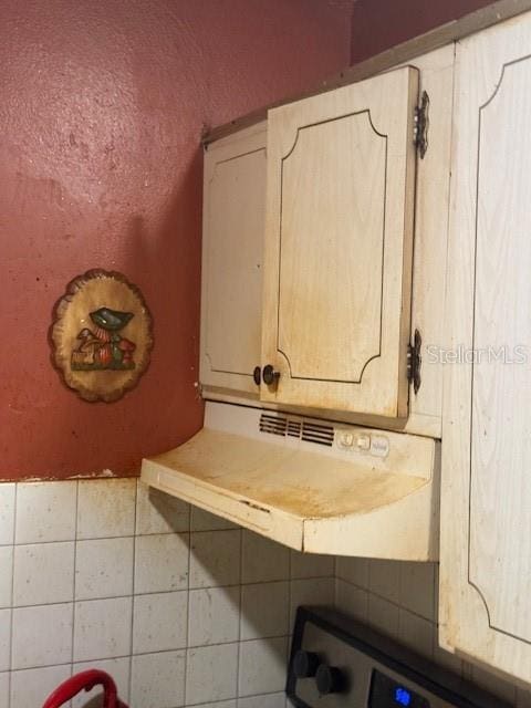 4339 Solomon Dr, Orlando, FL 32811 - view of laundry room