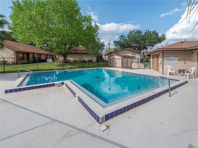 405 Eron Way Unit 39, Winter Garden, FL 34787 - community pool with a patio