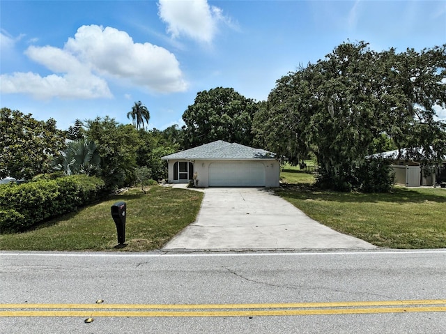 3252 Golfview Rd, Sebring, FL 33875 - ranch-style house with a front lawn, driveway, a garage, and stucco siding