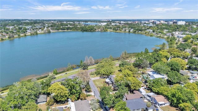 822 W Patterson St, Lakeland, FL 33803 - aerial overview of property's location featuring a nearby body of water and a tree filled landscape