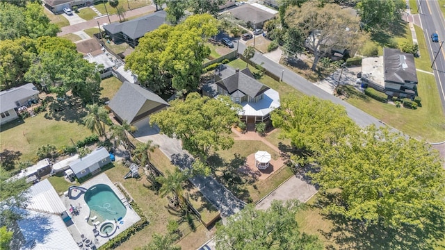 822 W Patterson St, Lakeland, FL 33803 - aerial view of property and surrounding area featuring a pool area and nearby suburban area