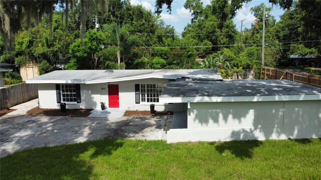3621 Devonswood Dr, Orlando, FL 32806 - single story home featuring brick siding