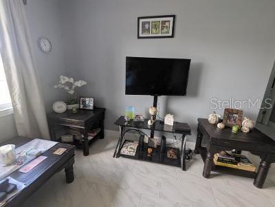 946 Delano Ct, Kissimmee, FL 34758 - view of living area