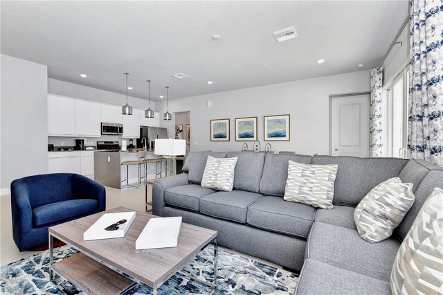 7770 Sandy Ridge Dr Unit 142, Kissimmee, FL 34747 - living room with recessed lighting