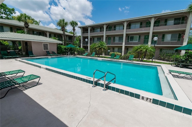 139 Oyster Bay Cir Unit 200, Altamonte Springs, FL 32701 - community pool with a patio area