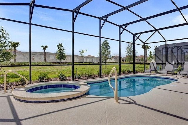 7622 Oakmoss Loop, Davenport, FL 33837 - view of swimming pool featuring a patio, a pool with connected hot tub, a lawn, and a lanai