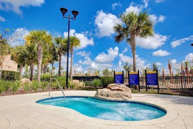7622 Oakmoss Loop, Davenport, FL 33837 - view of pool
