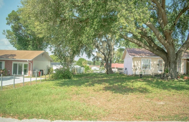 7410 Orange Crest Cir, Lakeland, FL 33810 - view of yard with a carport