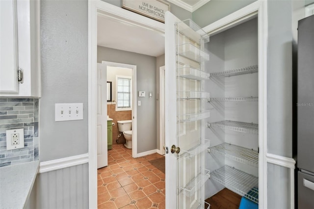 16 Pine Forest Dr, Haines City, FL 33844 - view of pantry
