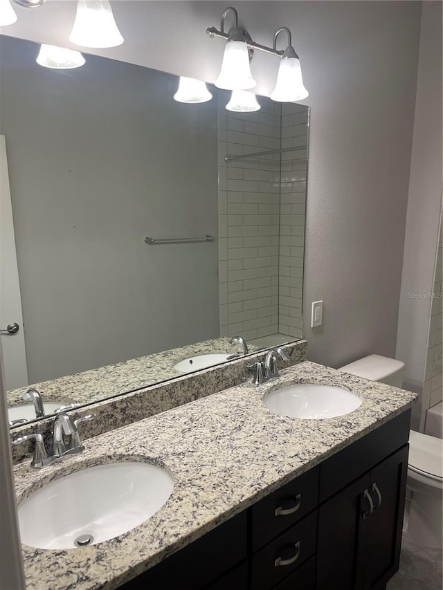 2813 Roseglen Way, Orlando, FL 32812 - full bath featuring double vanity