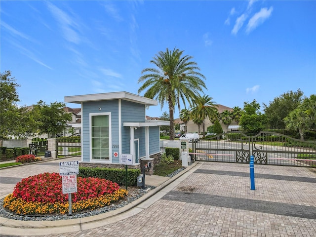 9071 Woodland Forest Rd, Orlando, FL 32836 - view of community with a gate
