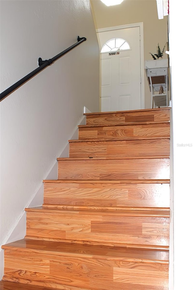 4151 Nelson Rd, Lake Wales, FL 33898 - view of stairway