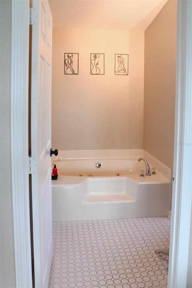 4151 Nelson Rd, Lake Wales, FL 33898 - full bathroom with a bath
