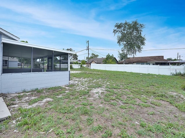 925 Roswell Ter, Deltona, FL 32738 - view of yard with a sunroom