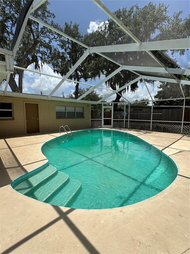 760 Bearcreek Dr, Bartow, FL 33830 - view of swimming pool featuring a patio and a lanai