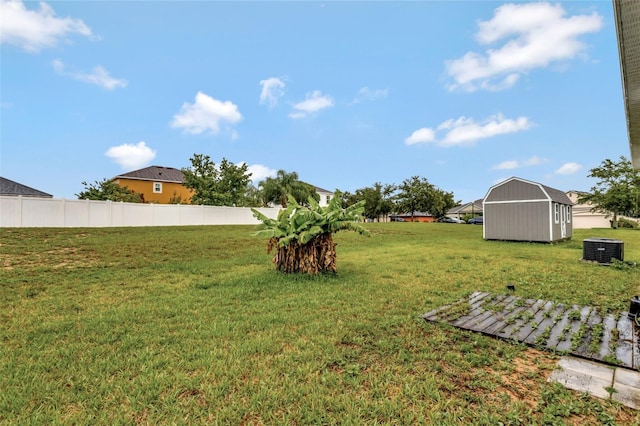 954 Revere Ave, Haines City, FL 33844 - view of yard with a storage unit