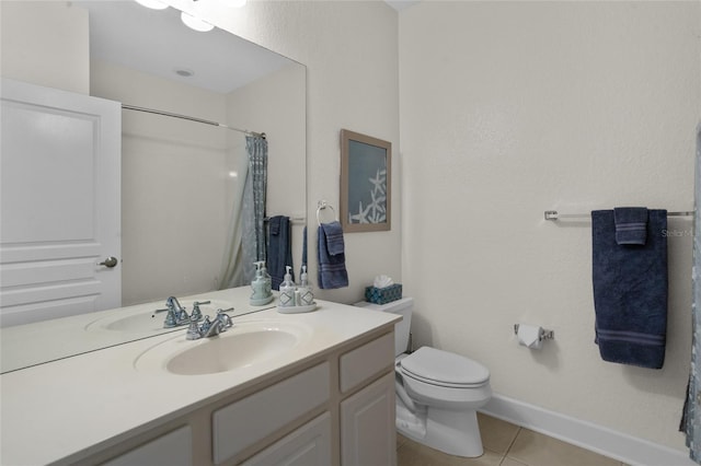 8401 Riverdale Ln Unit 8401, Davenport, FL 33896 - bathroom with tile patterned floors, vanity, and curtained shower