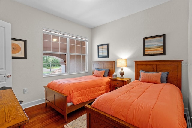 8401 Riverdale Ln Unit 8401, Davenport, FL 33896 - bedroom with wood finished floors and baseboards