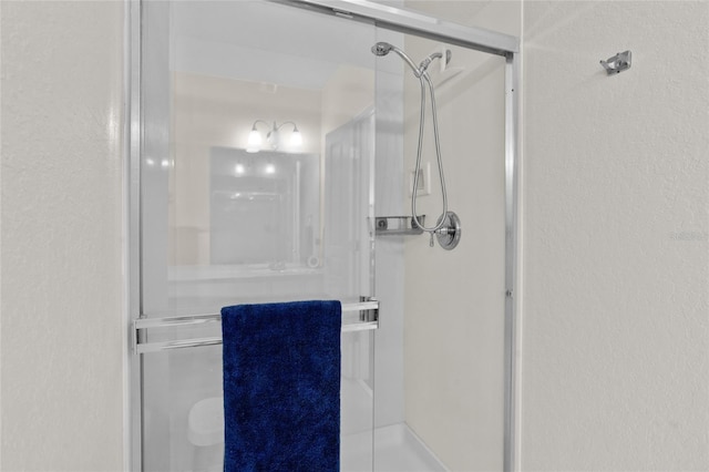 8401 Riverdale Ln Unit 8401, Davenport, FL 33896 - full bath featuring a shower stall