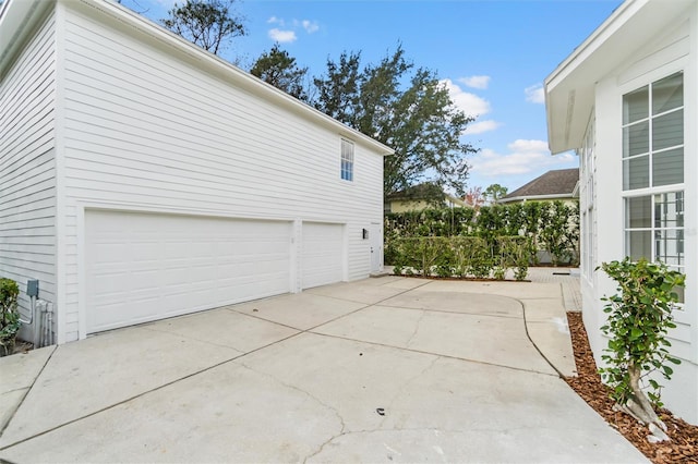 933 Jasmine St, Celebration, FL 34747 - garage with driveway
