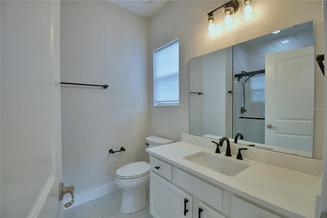 2673 Calistoga Ave, Kissimmee, FL 34741 - bathroom with a shower with door, vanity, and marble look tiles