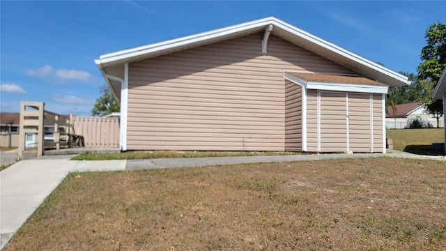 10301 US Highway 27 Unit 94B, Clermont, FL 34711 - view of property exterior with a lawn