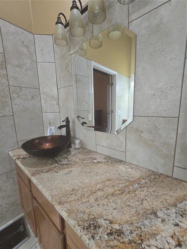 204 Canary Island Cir, Davenport, FL 33837 - bathroom with vanity